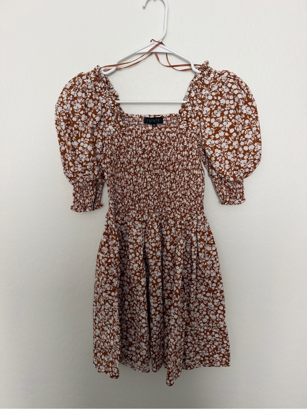 Smocked Puff-Sleeve Midi Dress in Rust Floral